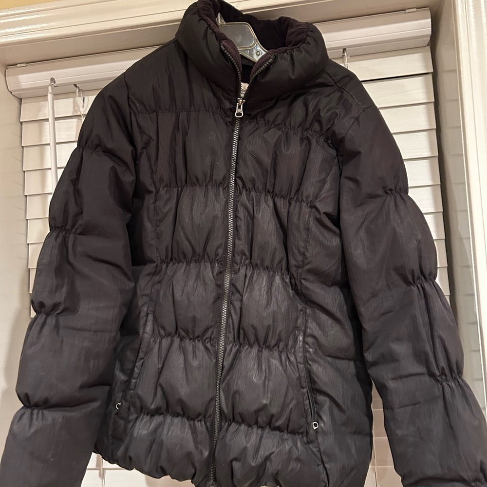 Eddie Bauer Black Puffer Jacket with High Collar and Quilted Design